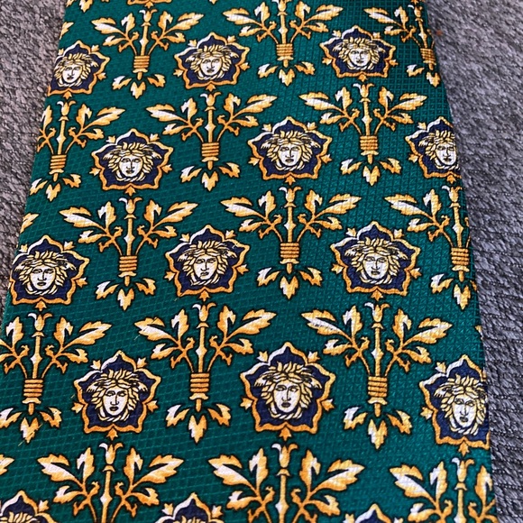 Versace tie - Picture 6 of 6